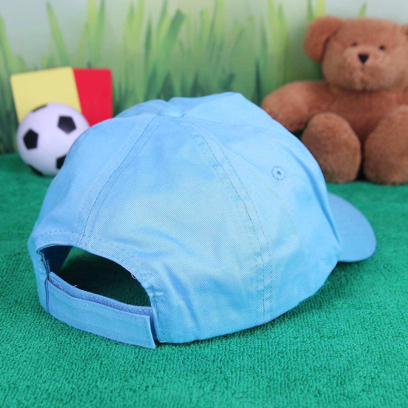 Basecap lässt sich mit einem Klettverschluss verstellen