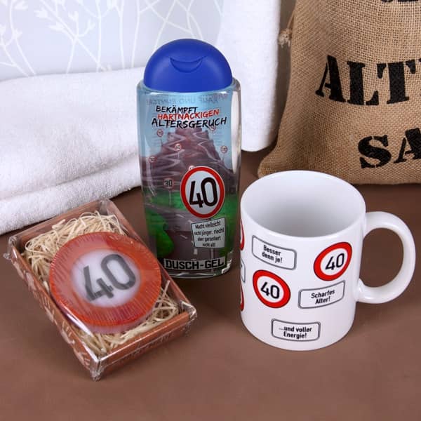 Seife, Duschgel und Tasse mit Verkehrszeichen Motiv