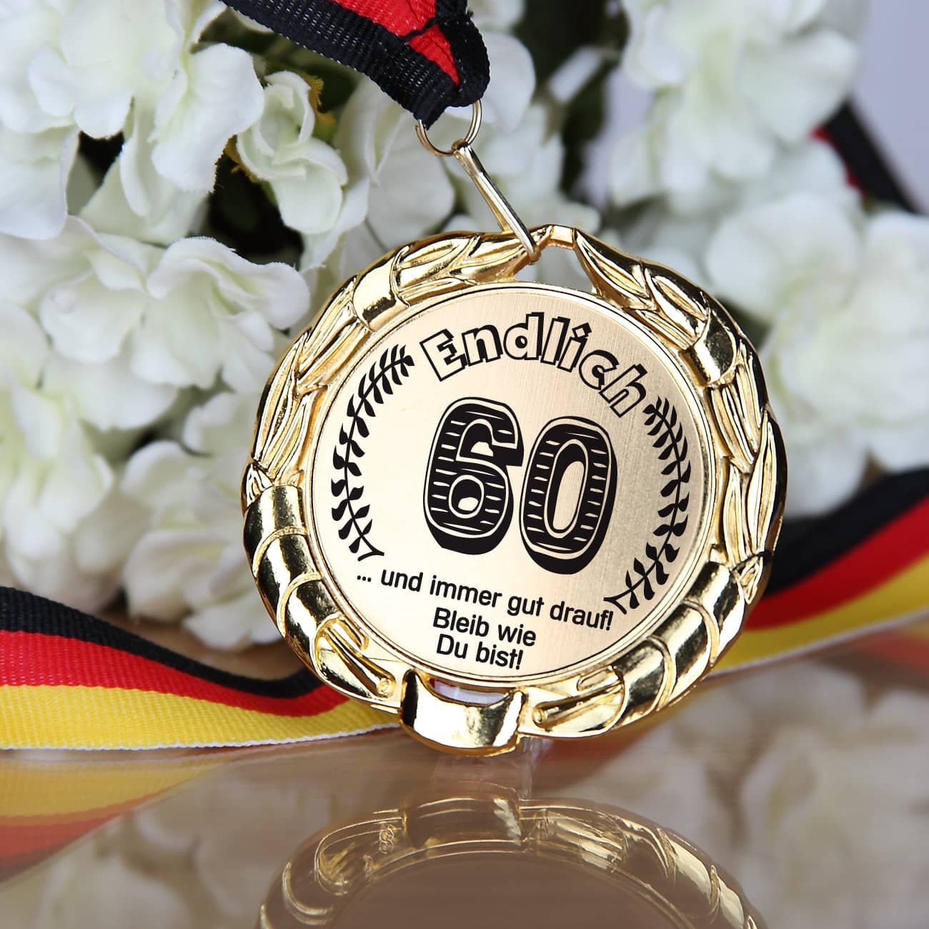 Orden am Bande: Endlich 60...und immer gut drauf!