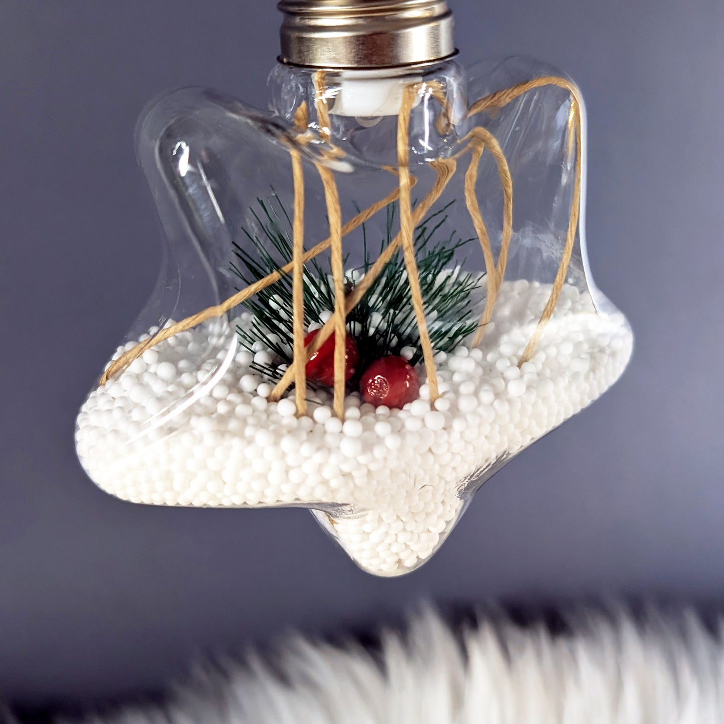 LED Weihnachtskugeln mit Schnee und Zweig in 3 Formen