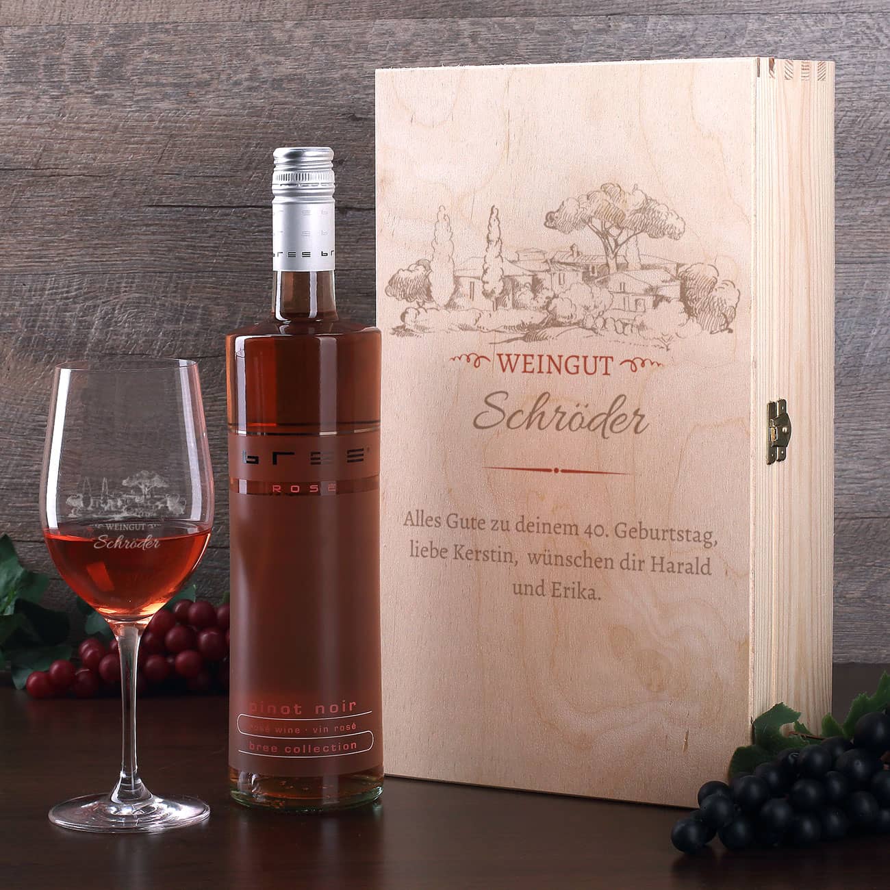 Weinset mit Weinglas und Bree Weinflasche Motiv Weingut