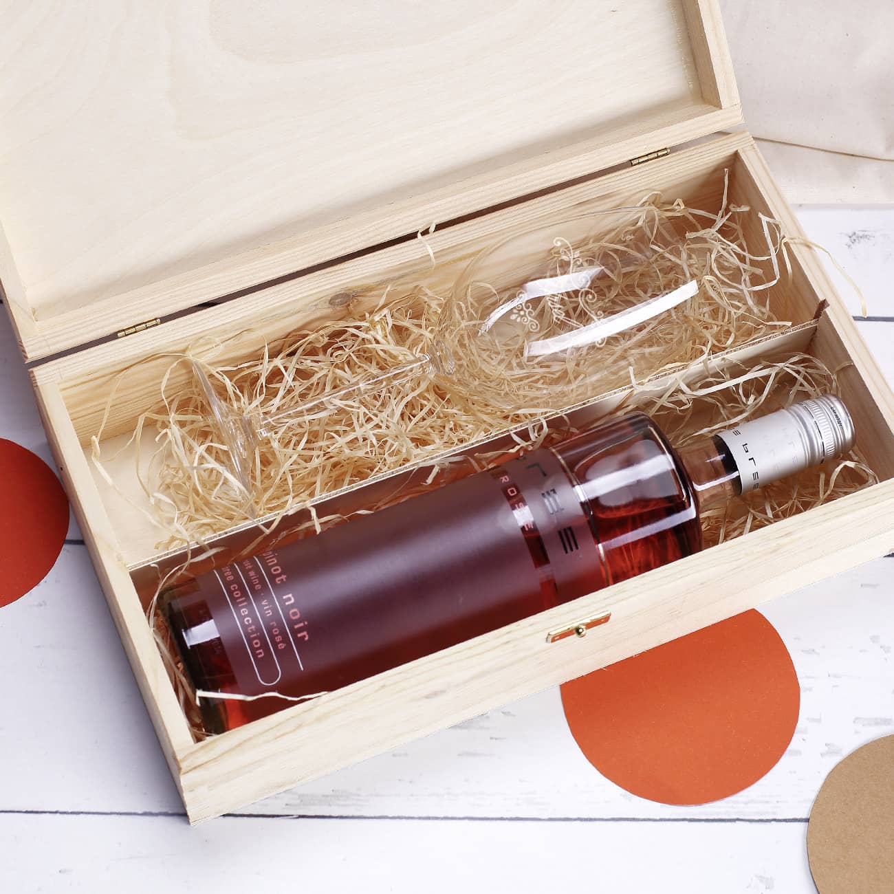 Mit persönlicher Holzbox