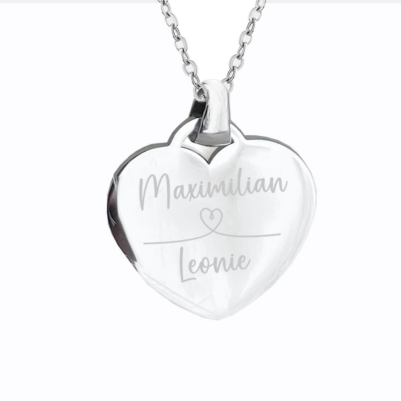 Herzkette mit Gravur zweier Namen und Herz zum Valentinstag in Geschenkbox