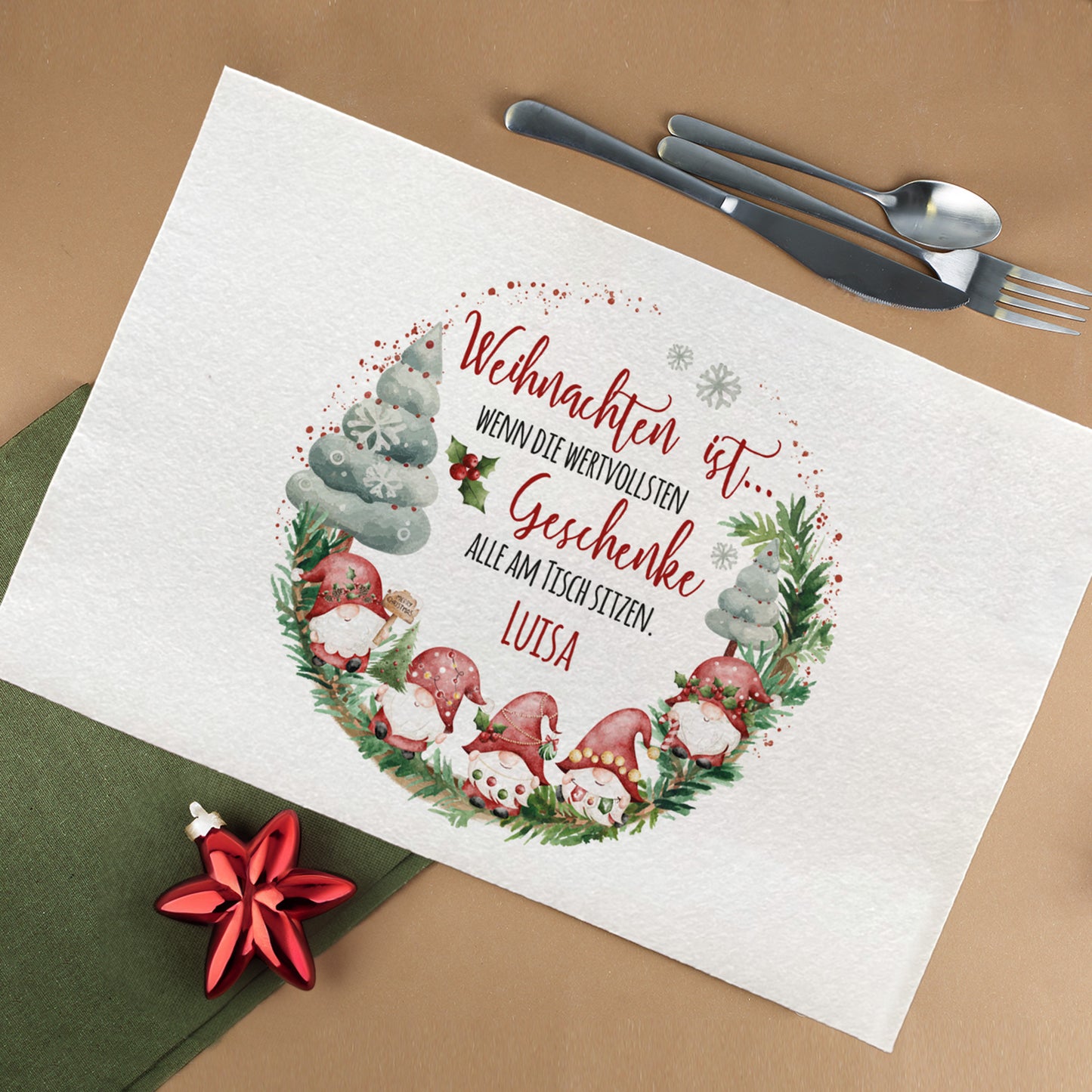 Personalisierbares Platzdeckchen mit Wichtelmotiv zu Weihnachten in Jute oder Filz | Tischdeko