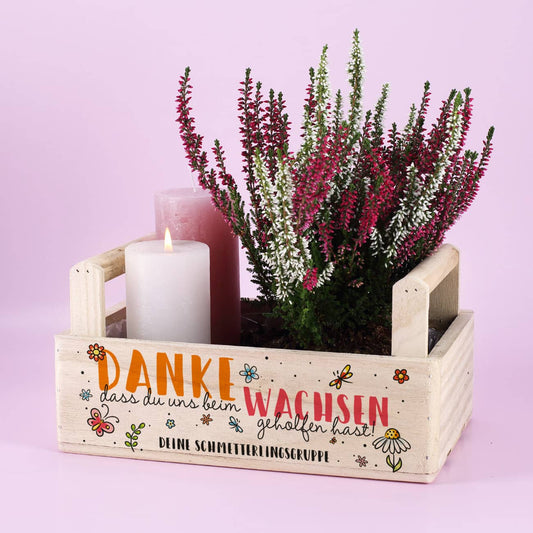 Pflanzkiste mit Folie ausgekleidet und Text nach Wunsch personalisiert