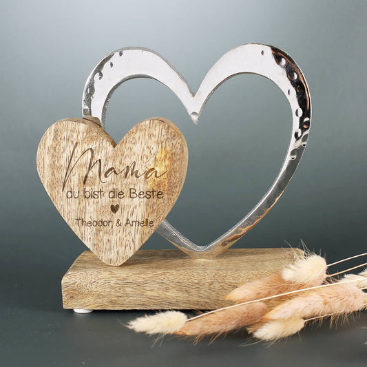 Aus Holz & Metall mit persönlicher Gravur für Mama