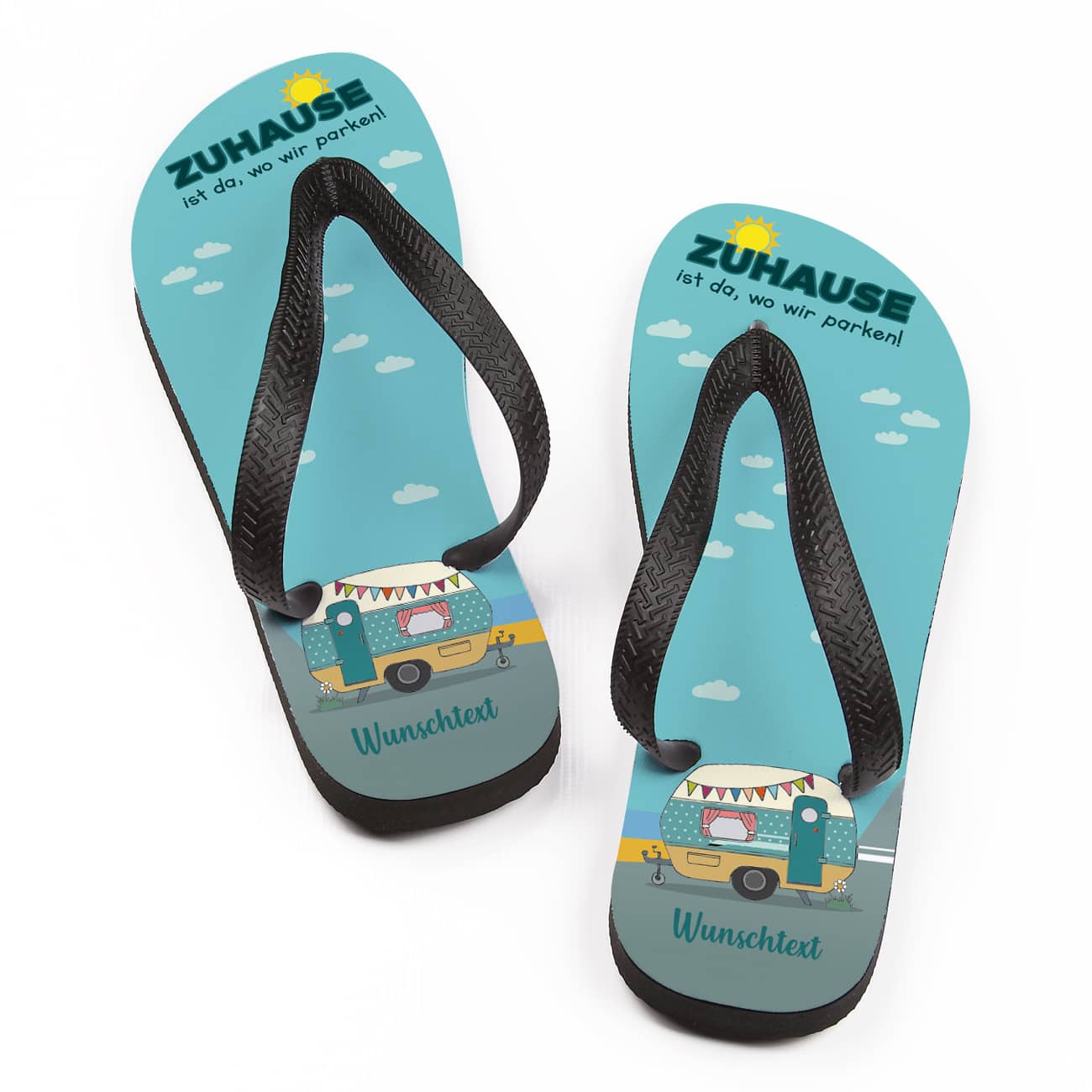Zuhause ist da, wo wir parken - Bade-Sandalen mit Wunschtext