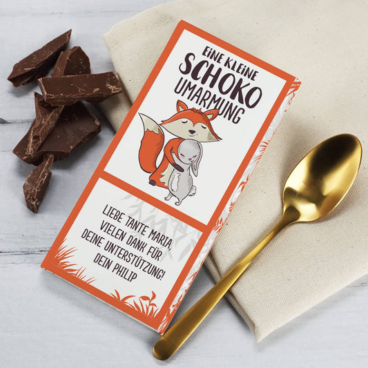 Eine kleine Schoko Umarmung mit Fuchs und Hase bedruckt