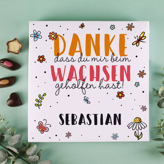 Pralinenschachtel mit - Danke dass du mir beim wachsen geholfen hast!- Aufdruck und süßen Blumenelementen