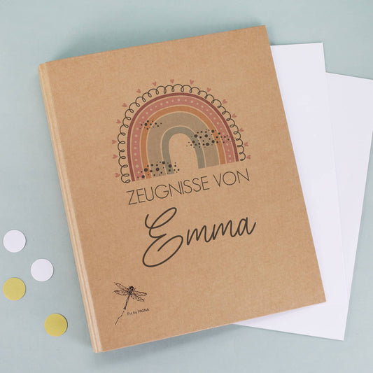 Zeugnissmappe mit Regenbogenmotiv und Namensaufdruck