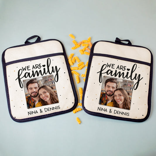 Topflappen-Set in Küchenumgebung dekorativ in Szene gesetzt