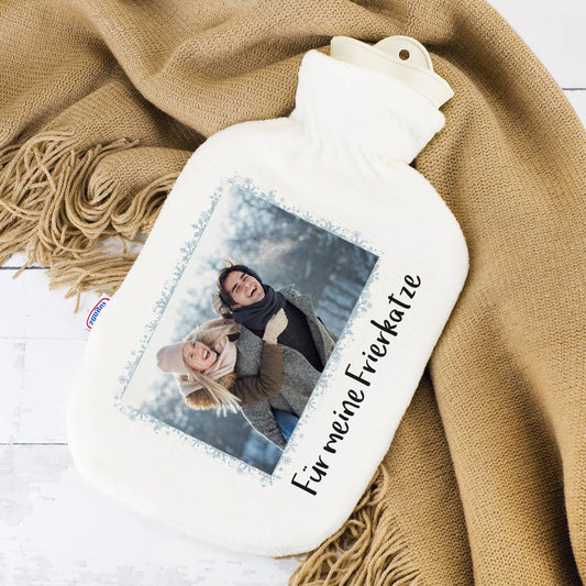 Weiße Wärmflasche mit Fleecebezug