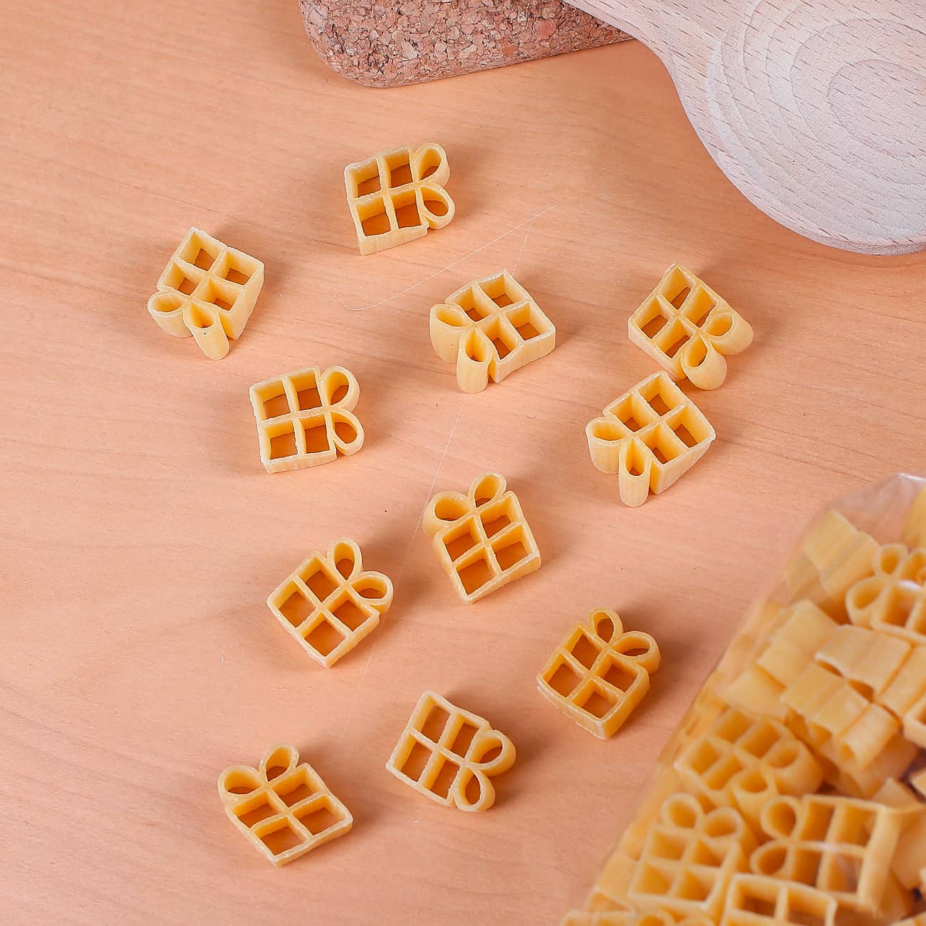 Nudeln in Geschenkform