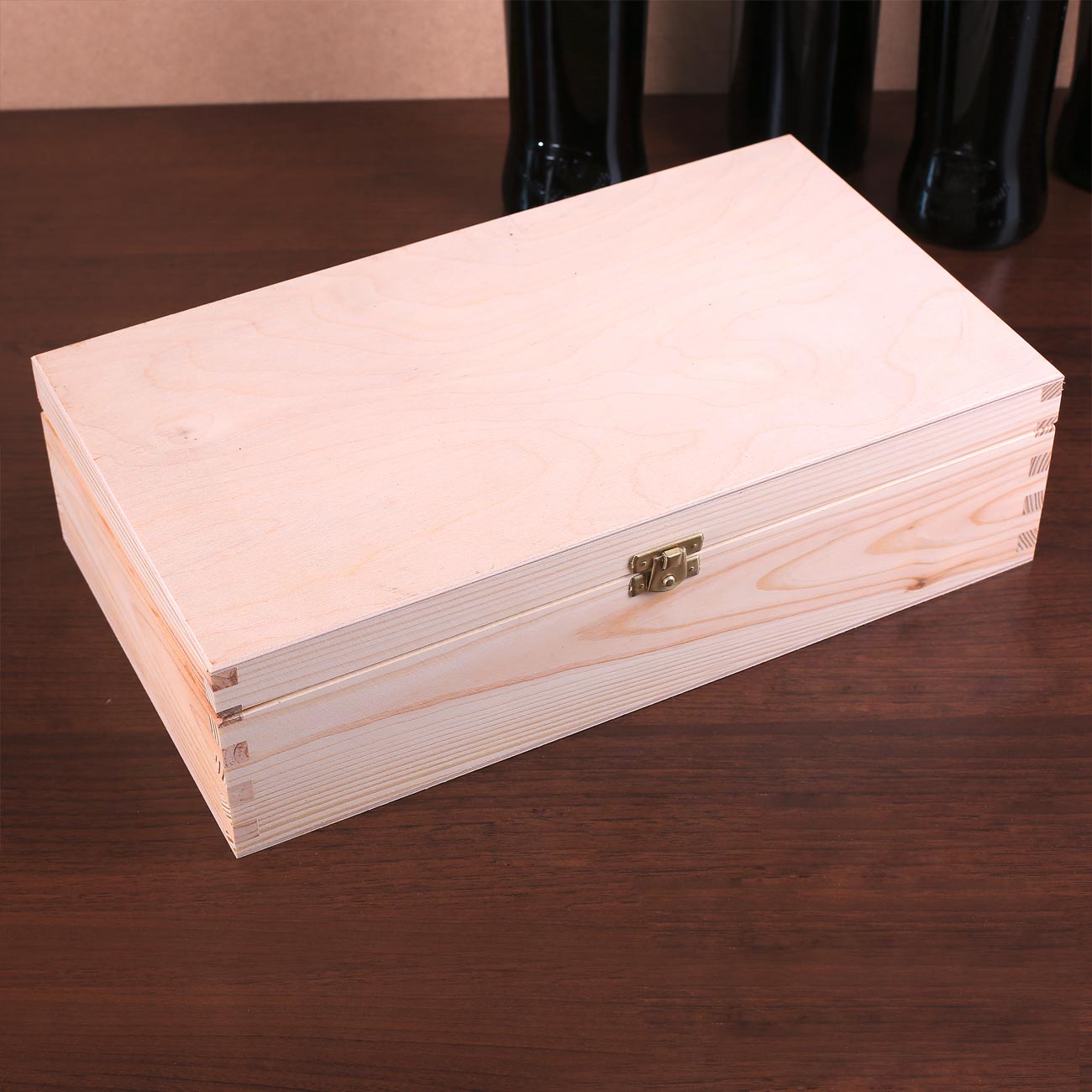 Holzkiste als Flaschenverpackung