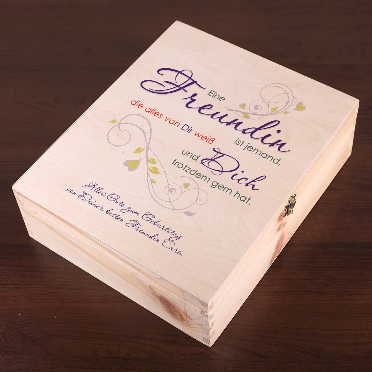 Naturholzkiste als Geschenkverpackung für die Freundin