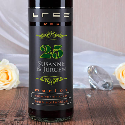 Personalisierte Weinflasche zur Hochzeit mit Namen des Paares