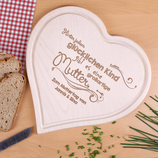 Holzbrett Herz zum Muttertag mit Wunschtext graviert