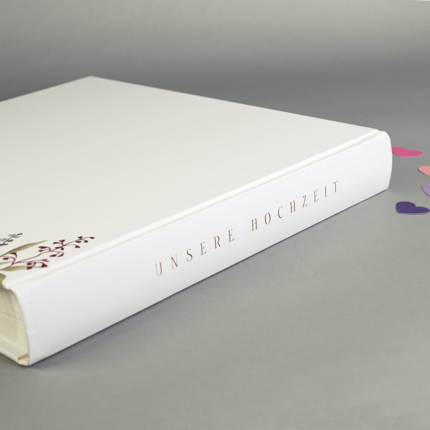 Buchrücken des Fotoalbums Hochzeit mit edler Goldprägung und Hardcover-Einband