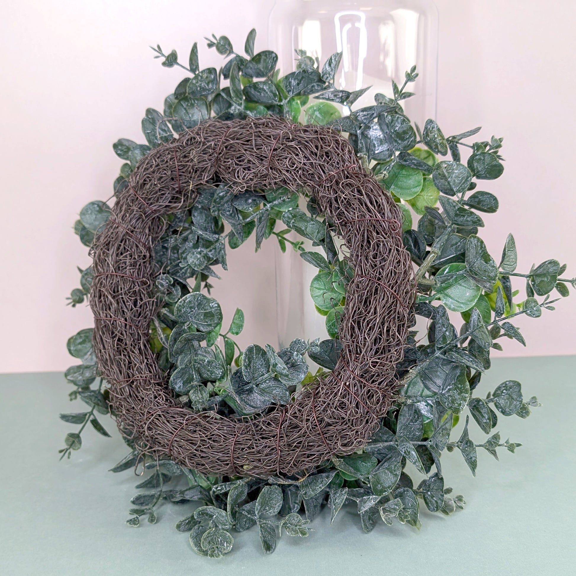 Rückseite des künstlichen Eukalyptuskranz 