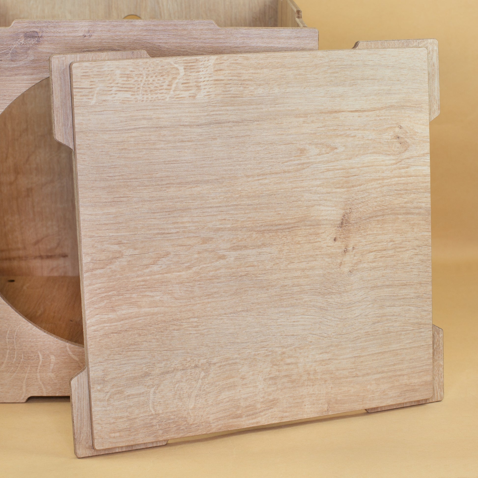 Detailaufnahme von Deckel und verstärktem Boden des Regaleinsatzes