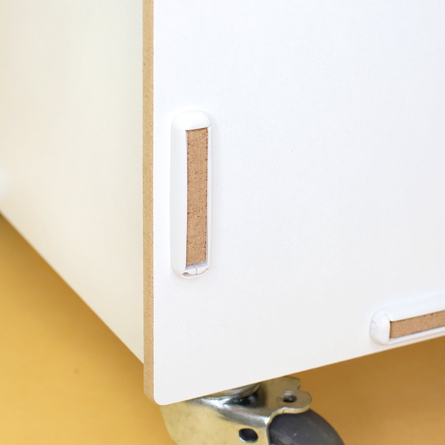 Personalisierte Rollbox aus Holz mit Bären-Motiv von clipfritz | Spielzeugkiste für Kinder mit Name