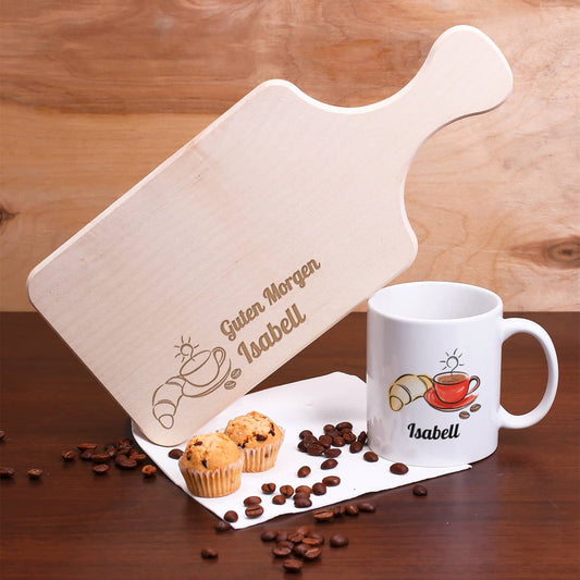 Frühstücksset aus Tasse und Holzbrettchen