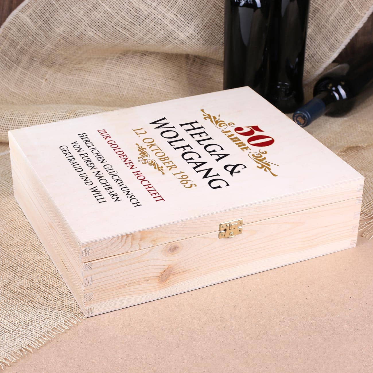 Geschenkverpackung aus Holz  mit persönlichem Aufdruck zur goldenen Hochzeit