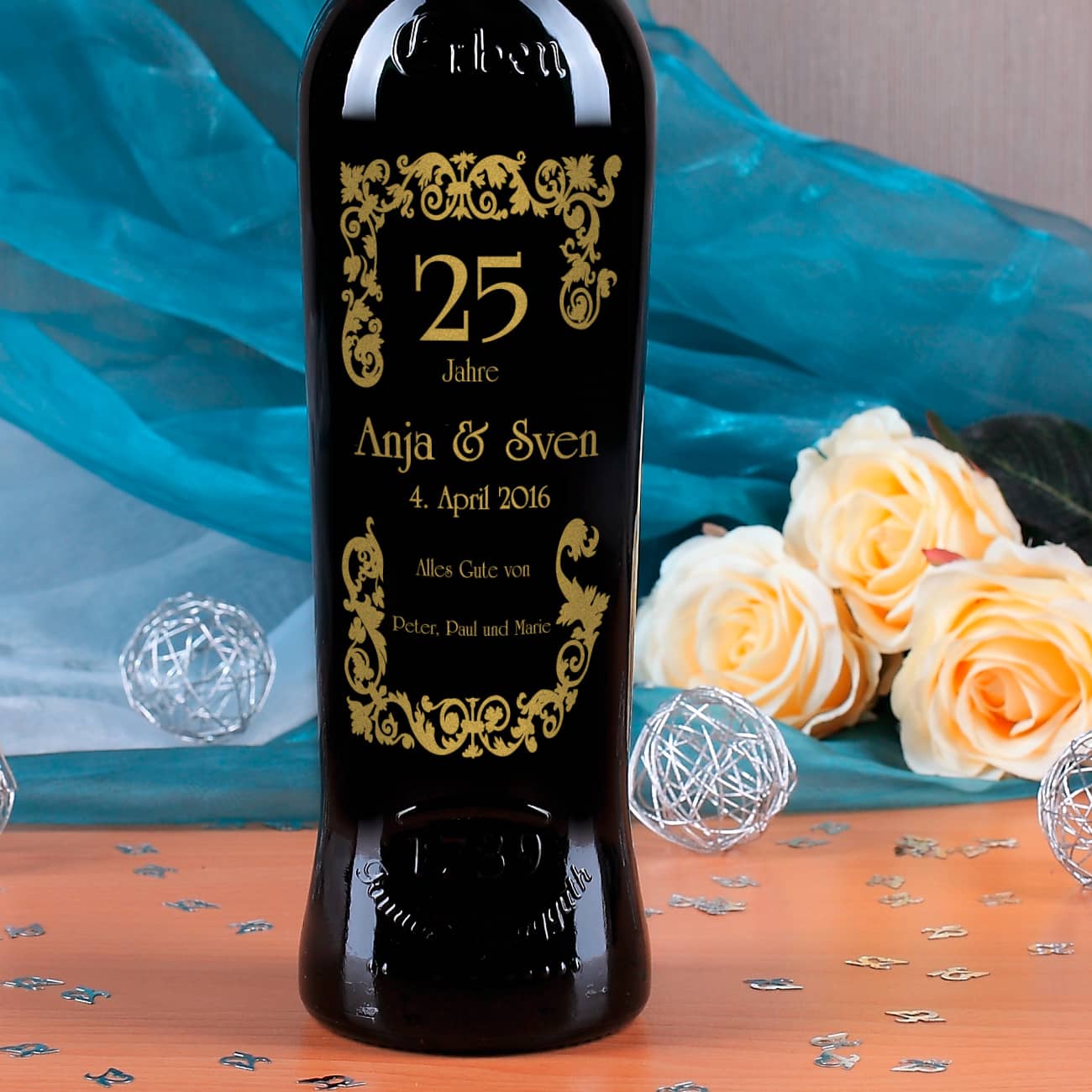 Weinflasche mit Gravur in Gold