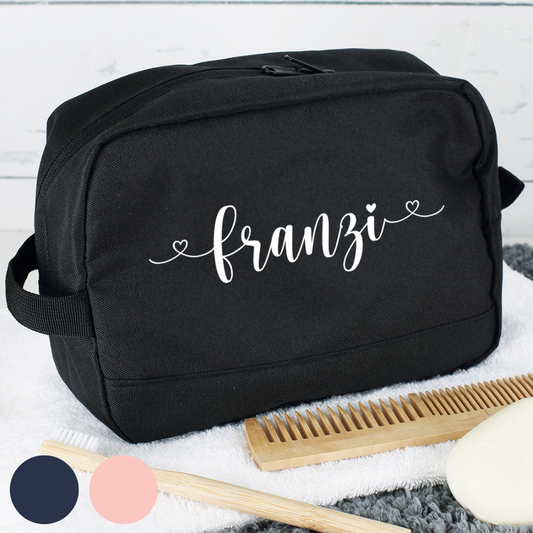 Kulturbeutel in Schwarz mit Name personalisiert und Farbvarianten