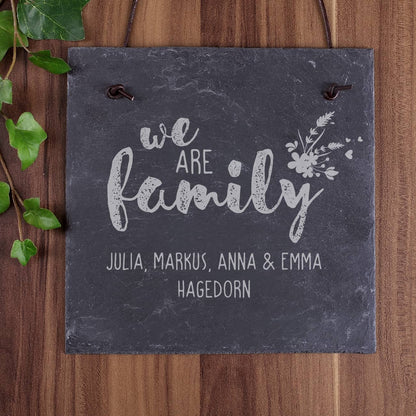 Schiefertafel we are family persönlich graviert