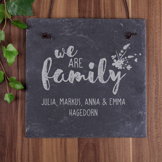 Schiefertafel we are family persönlich graviert