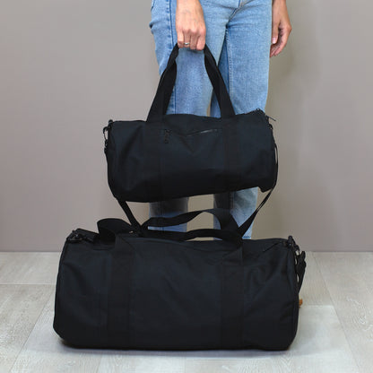 Sporttasche mit Name & Initiale personalisiert als Geschenk | Reisetasche für Freizeit & Sport