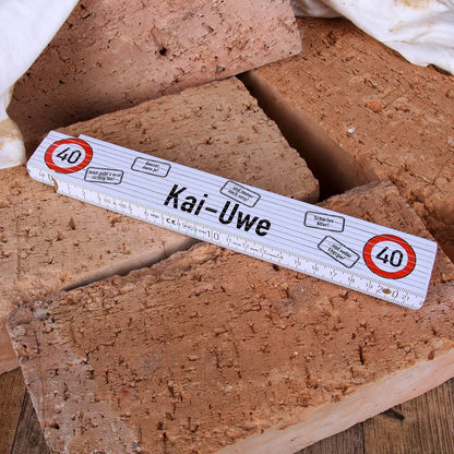 Weiß lackierter Zollstock aus Holz mit beidseitiger Skalierung