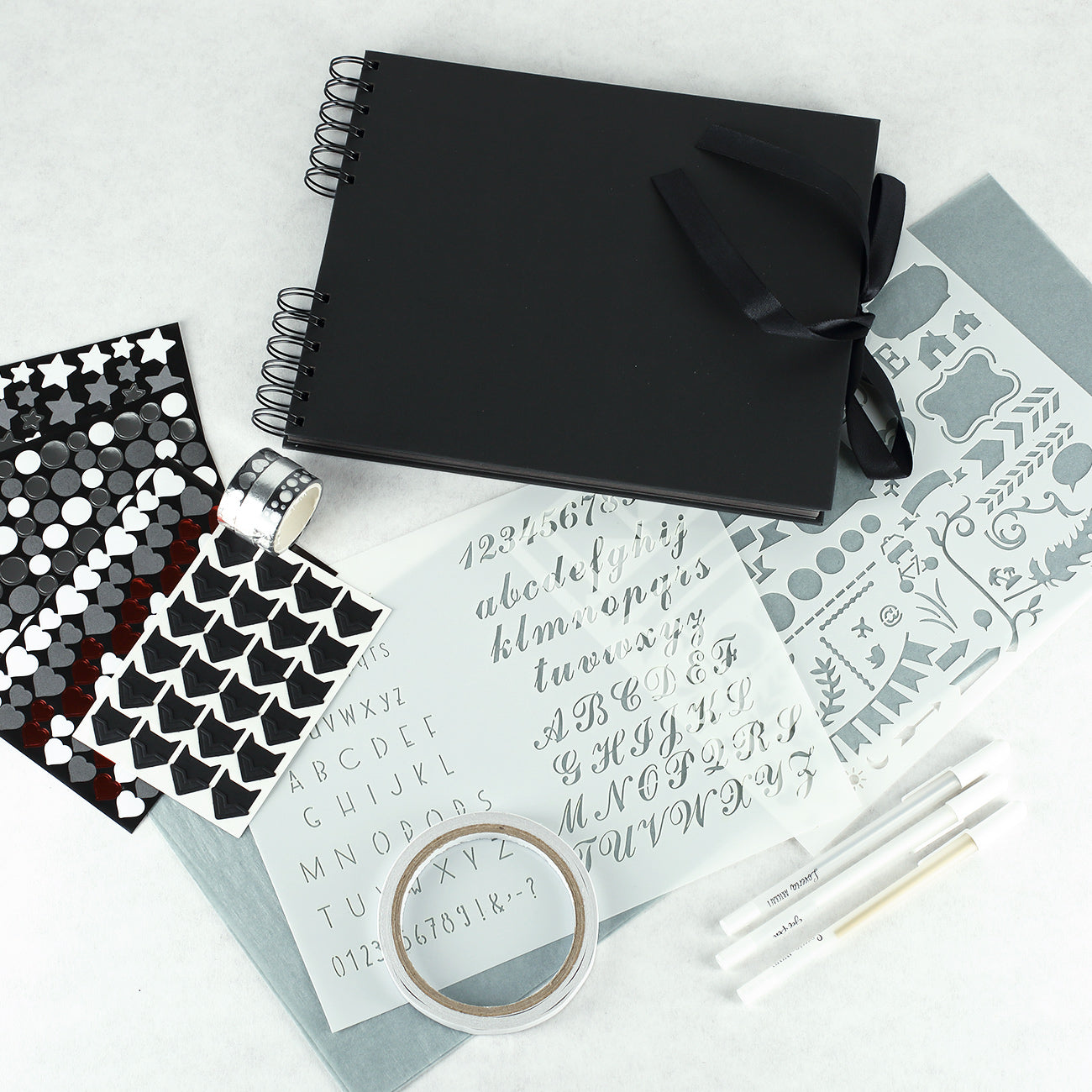 Fotobuch Kreativ Set mit Stickern, Fotoecken, Schablonen, doppelseitigem Klebeband, Washitapes und Stiften