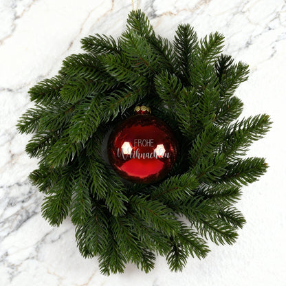 Türkranz & Wandschmuck mit gravierter Kugel 'Frohe Weihnachten' in Rot oder Weiß | Weihnachtsdeko