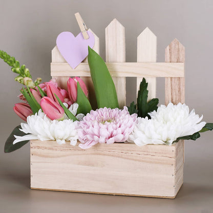 Pflanzkorb aus Holz mit Zaundetail als Geschenk für jeden Anlass