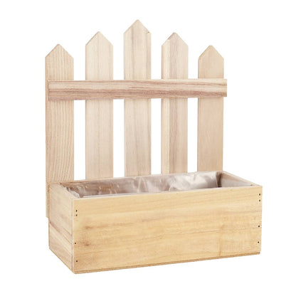 Pflanzkorb mit Zaundetail und mit Folie ausgekleidet