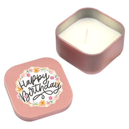 Freigestellte roségoldene Mini Duftkerze mit Happy Birthday Motiv auf weißem Hintergrund
