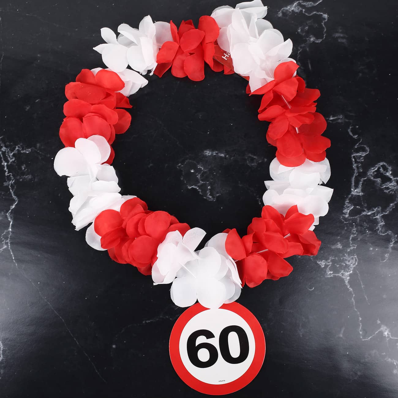 Hawaiikette mit Verkehrszeichen zum 60. Geburtstag