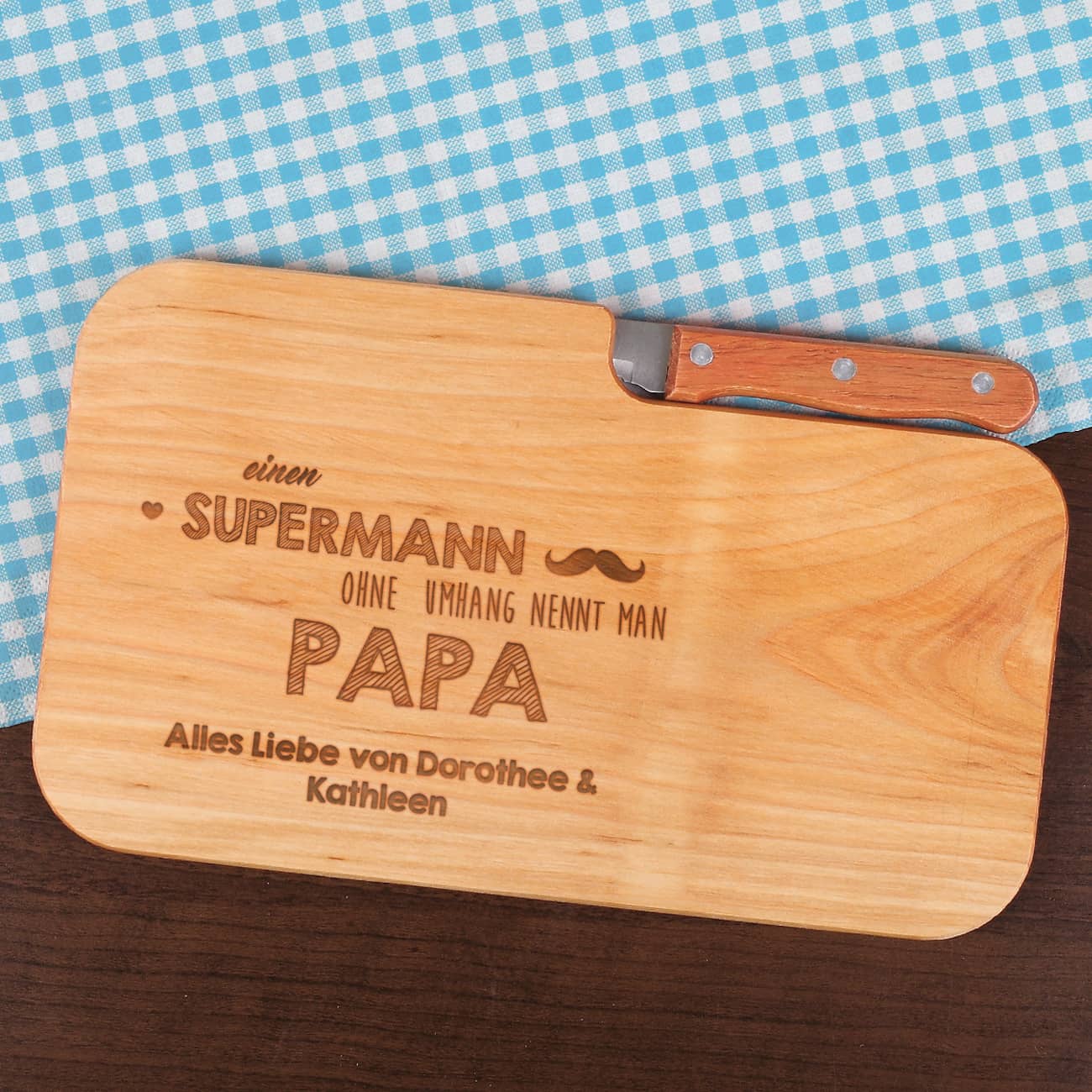 Holzbrettchen mit Messer für Papa