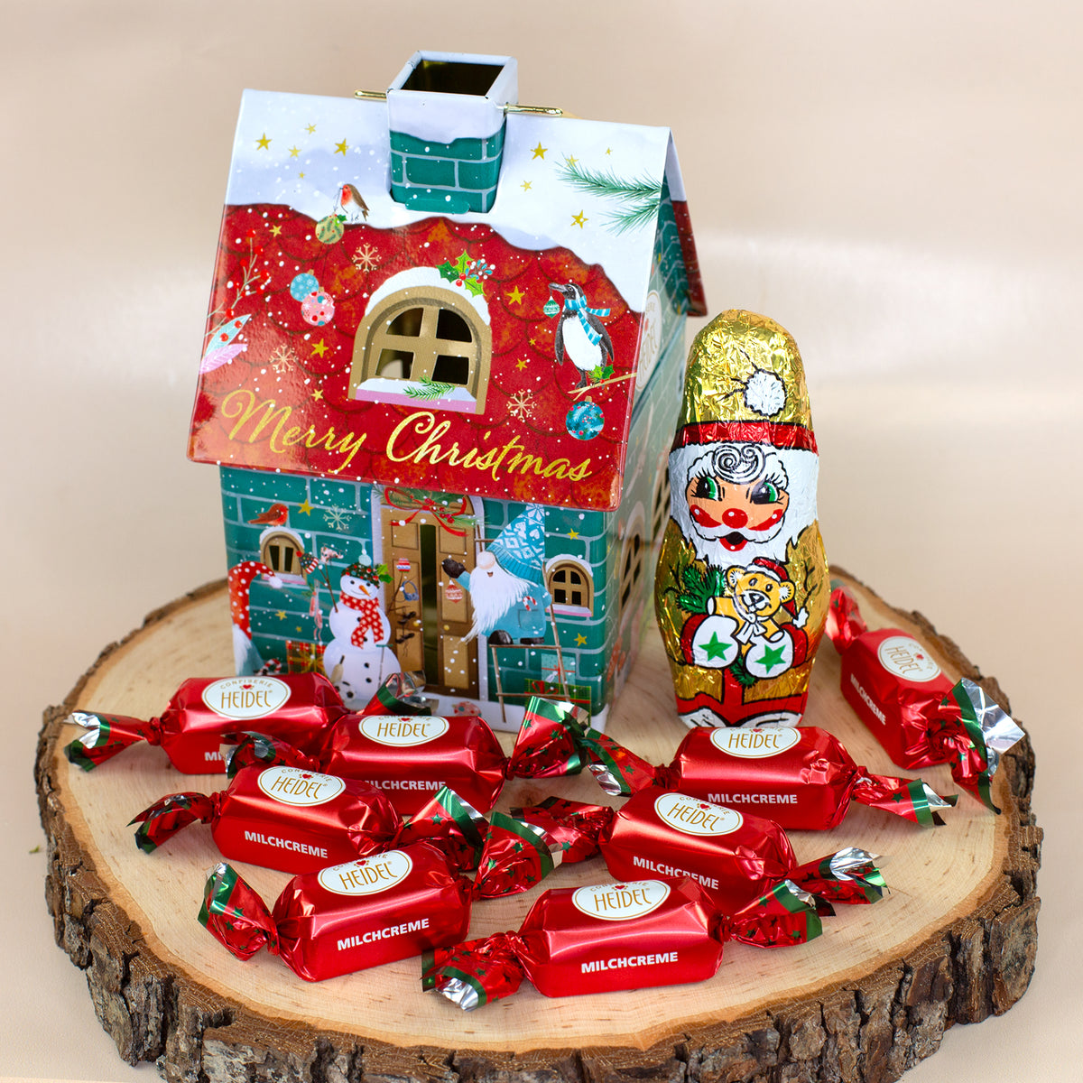 Häuschen Weihnachtswichtel mit Schokolade