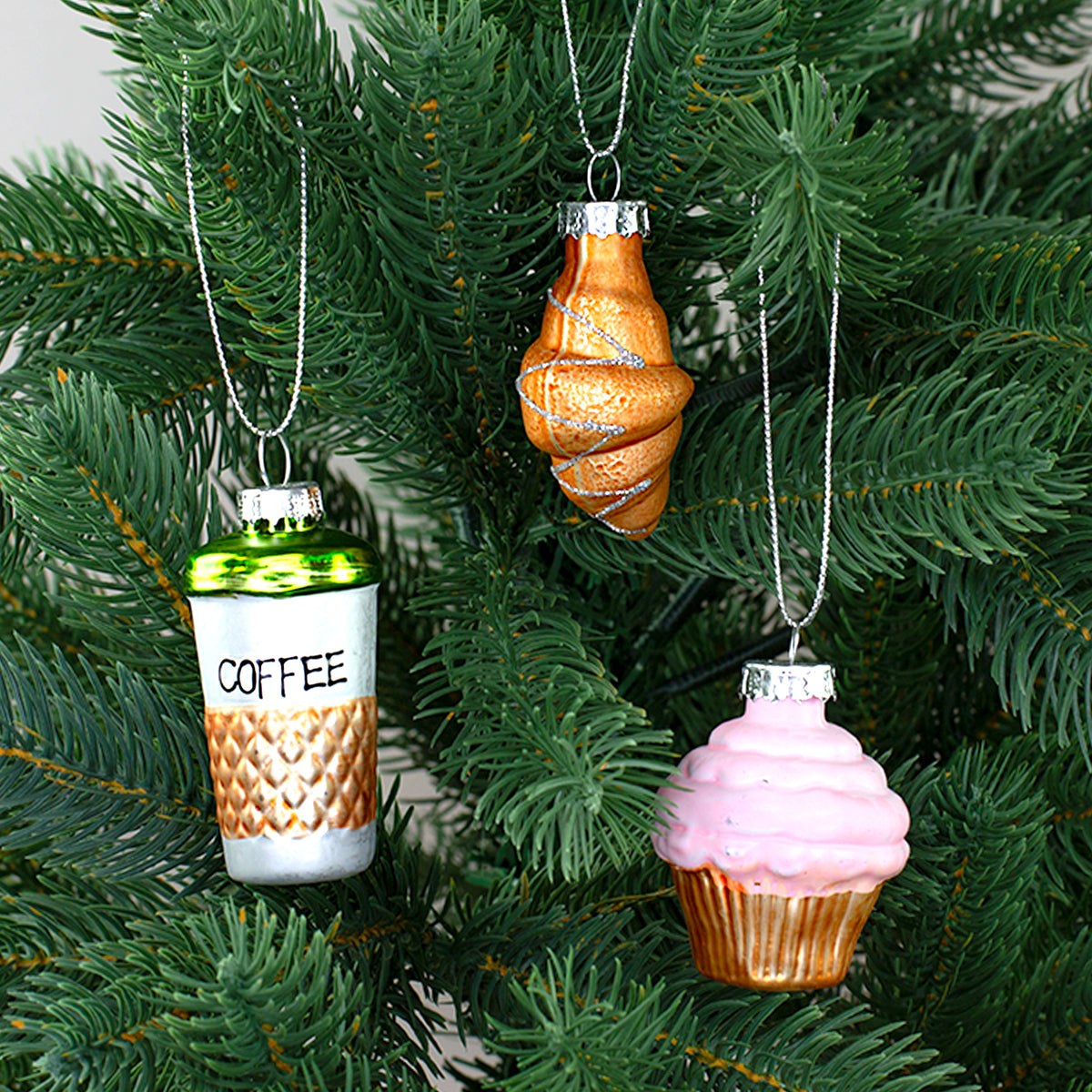 Glas Baumschmuck Kaffee 3er Set mit Coffee Becher, Croissant und Cupcake am Weihnachtsbaum
