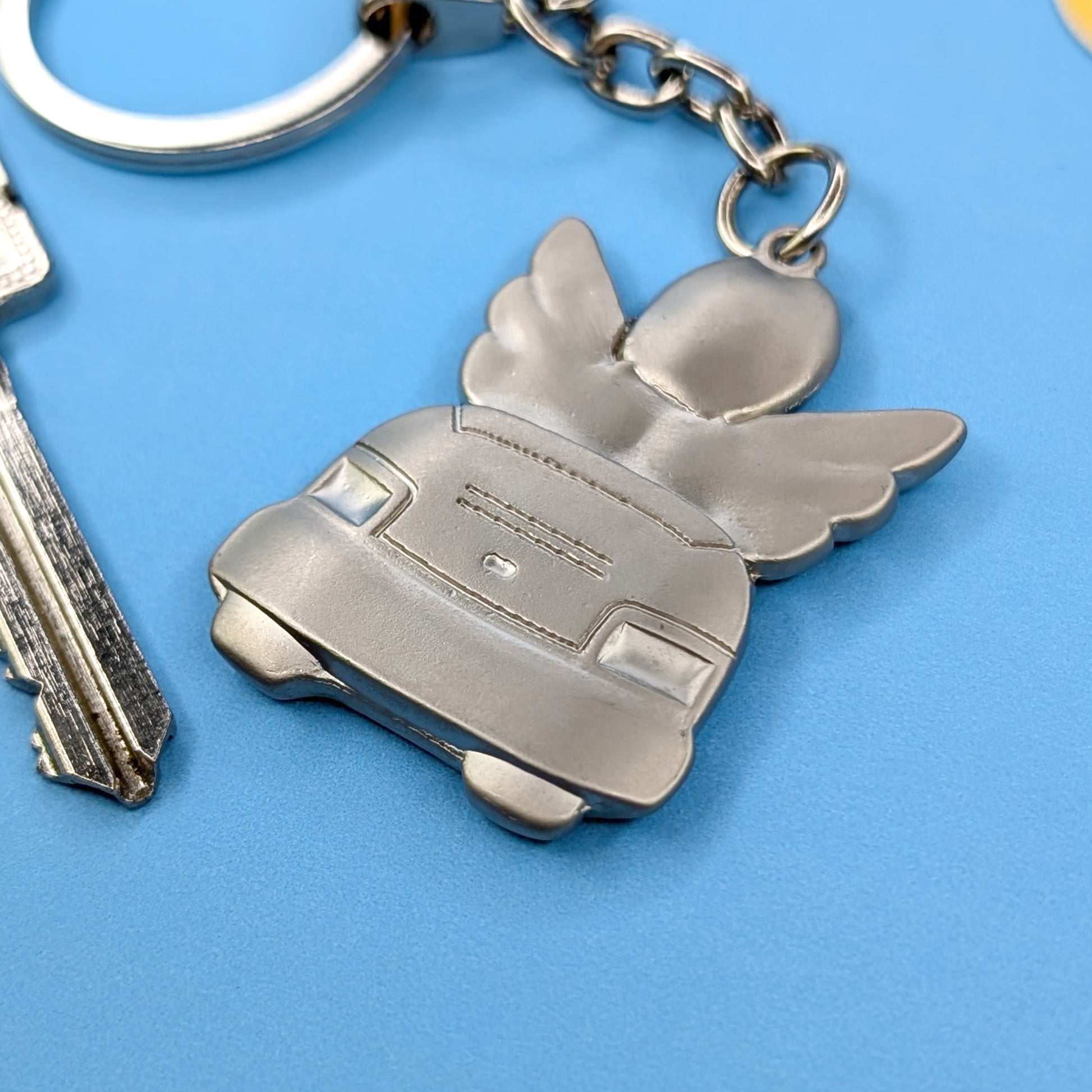 Nahaufnahme der Rückseite des Schlüsselanhängers