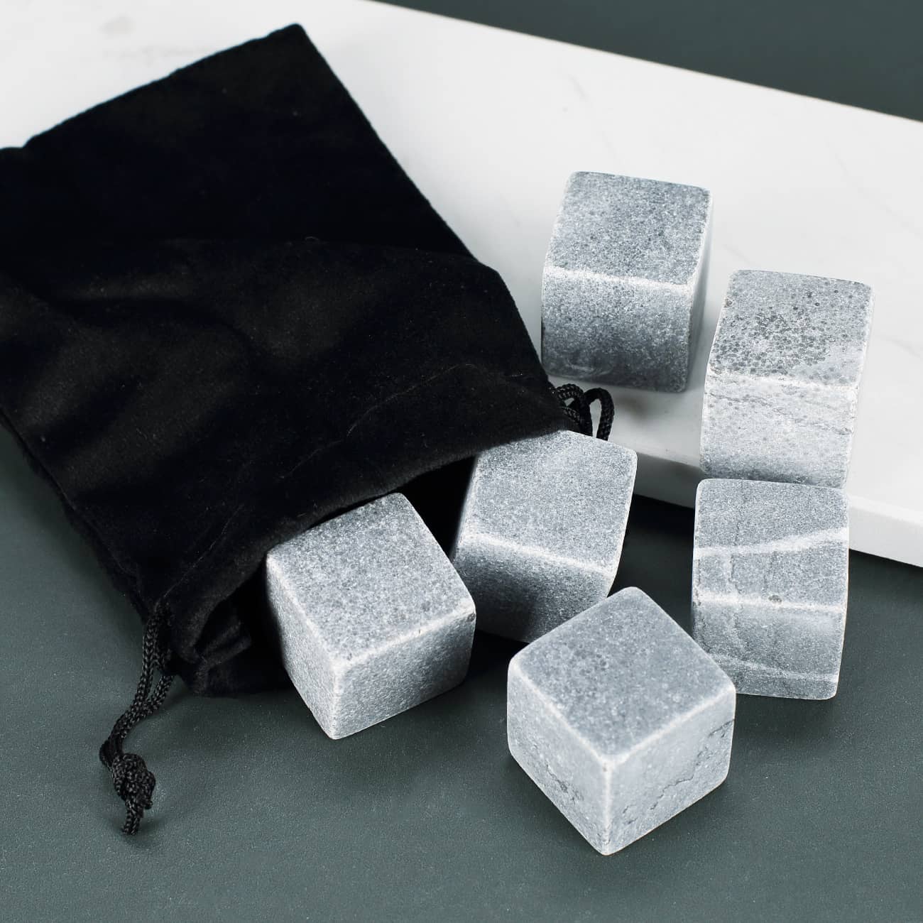 Whiskey Kühlsteine 6er Set mit Samtbeutel