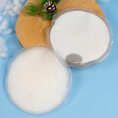 Zwei Handwärmer mit transparentem Gel, einer aktiviert, einer nicht aktiviert