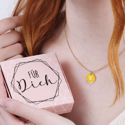 runde Halskette in gold oder silber mit Fingerabdruck-Herz und Namen, sowie passender Geschenkbox