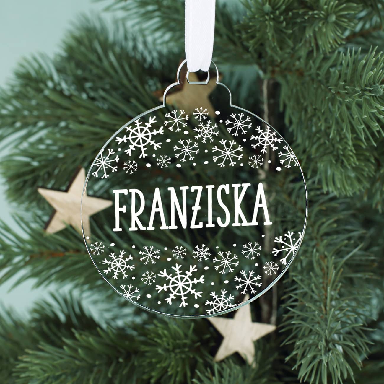 Christbaumkugel aus Acryl mit Name und Schneeflocken bedruckt