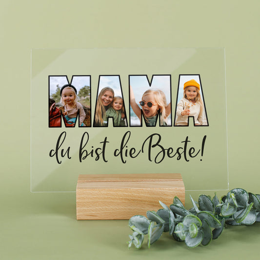 Personalisierbares Acrylglasbild mit Fotos im Schriftzug „MAMA“ als Geschenk für die beste Mama der Welt