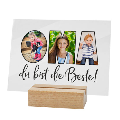 Freigestelltes Acrylbild „OMA du bist die Beste!“ mit Fotos und Holzsockel