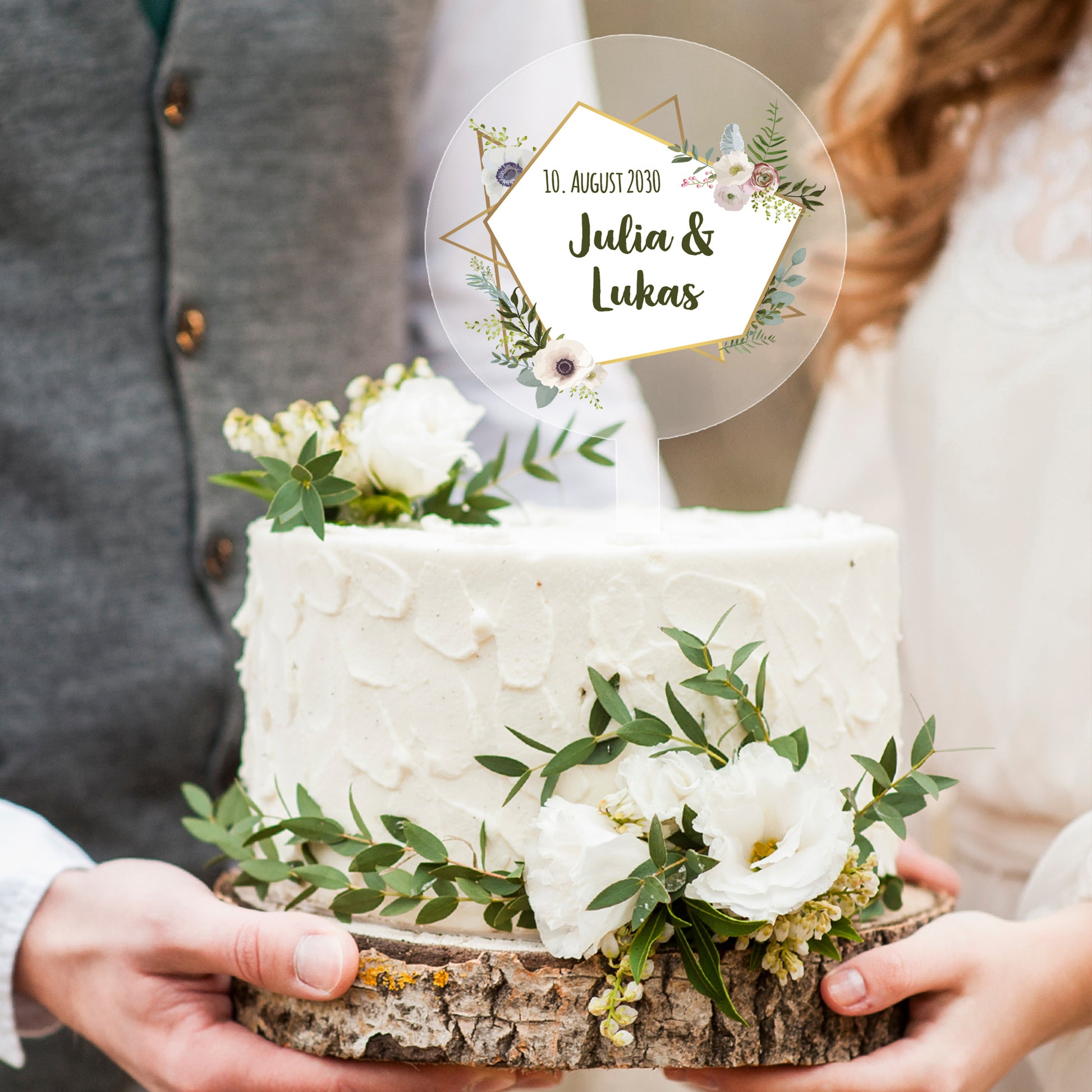 Hochzeitstorte mit personalisiertem Tortentopper aus Acryl mit Namen Julia & Lukas und Hochzeitsdatum